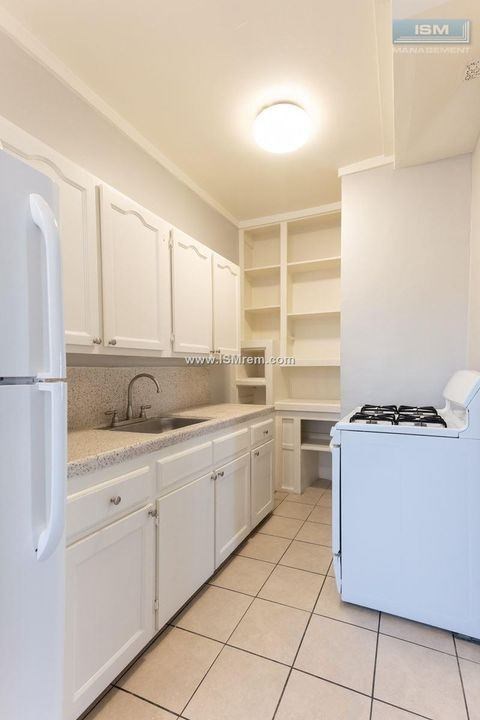 Floor plan for studio, 1 bath, 450 sqft